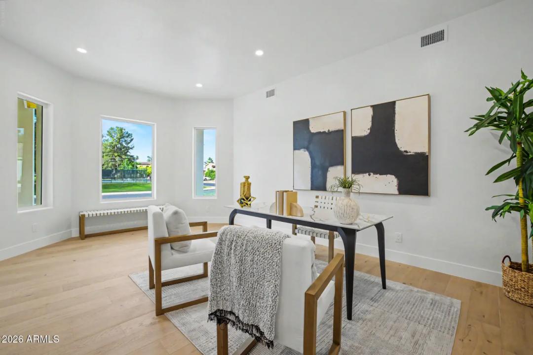Real Estate Picture 11