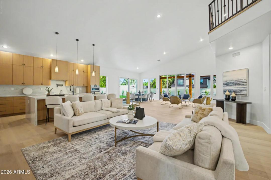 Real Estate Picture 3