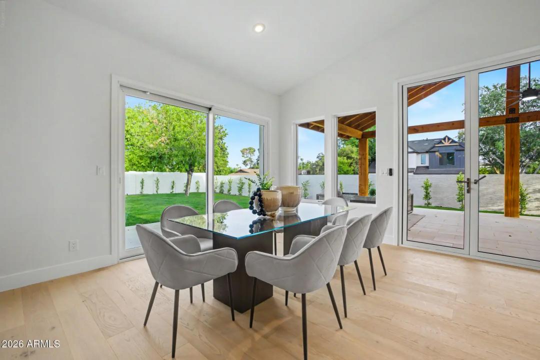 Real Estate Picture 8