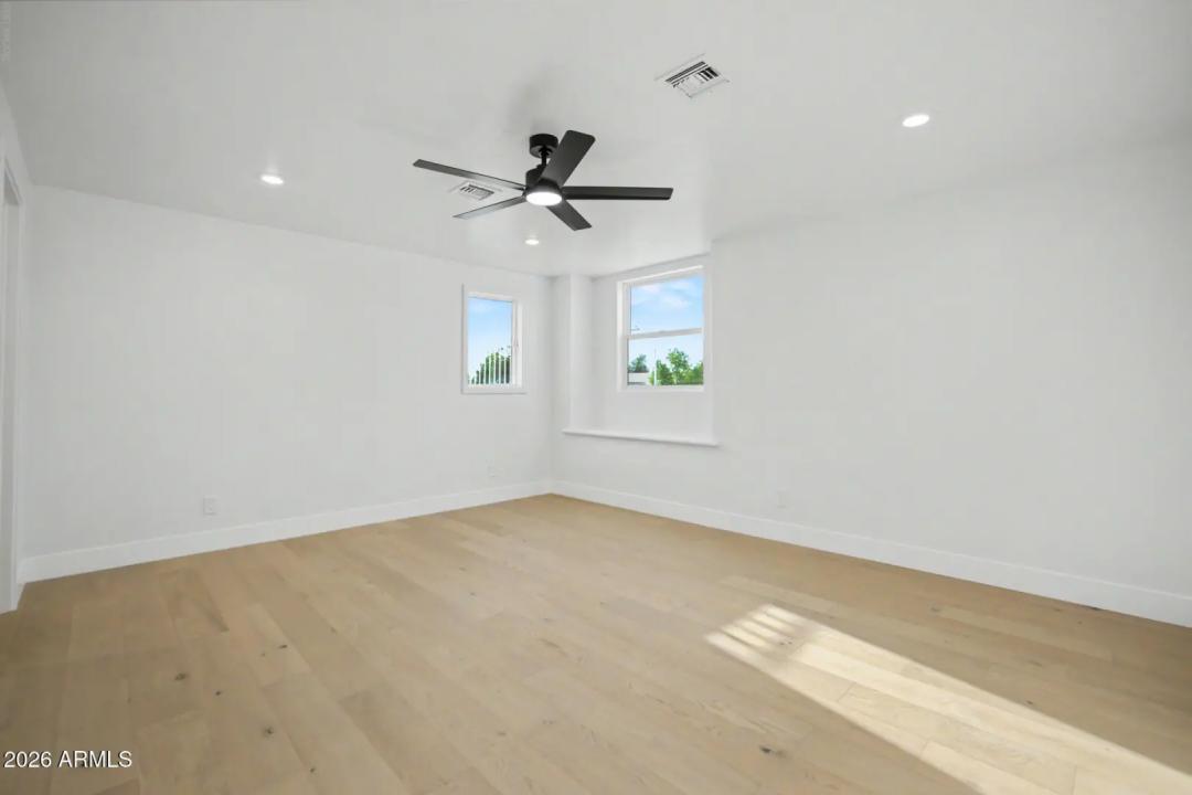 Real Estate Picture 26