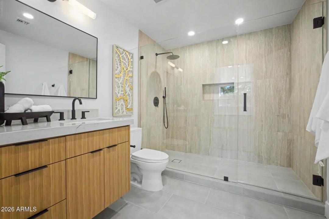 Real Estate Picture 28