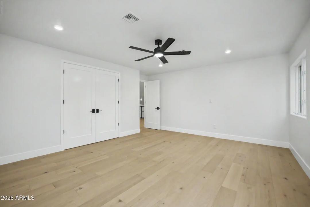 Real Estate Picture 30