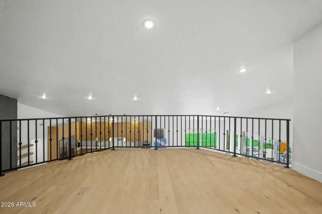 Real Estate Picture 32