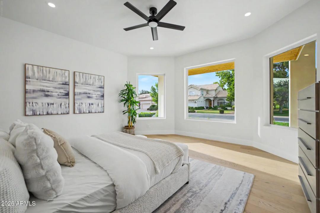 Real Estate Picture 20