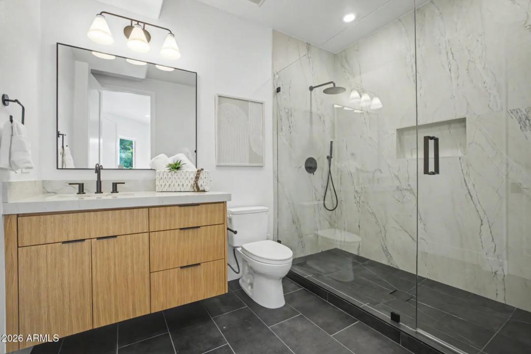 Real Estate Picture 22