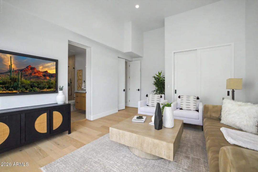 Real Estate Picture 24