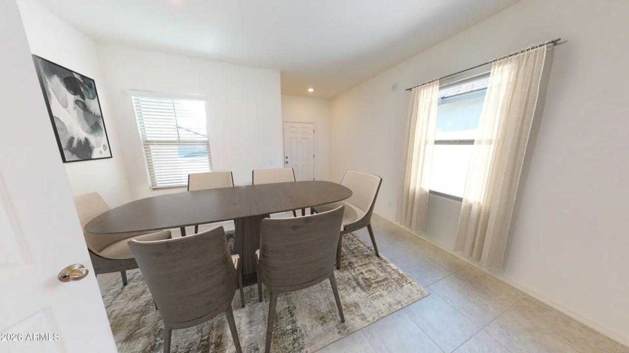 Real Estate Picture 7