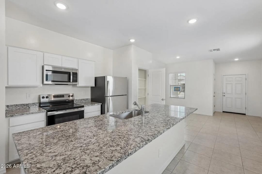 Real Estate Picture 12