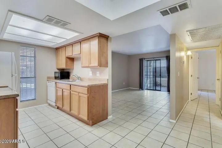 Real Estate Picture 4