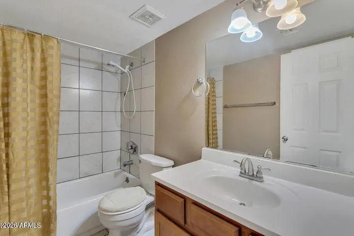 Real Estate Picture 11