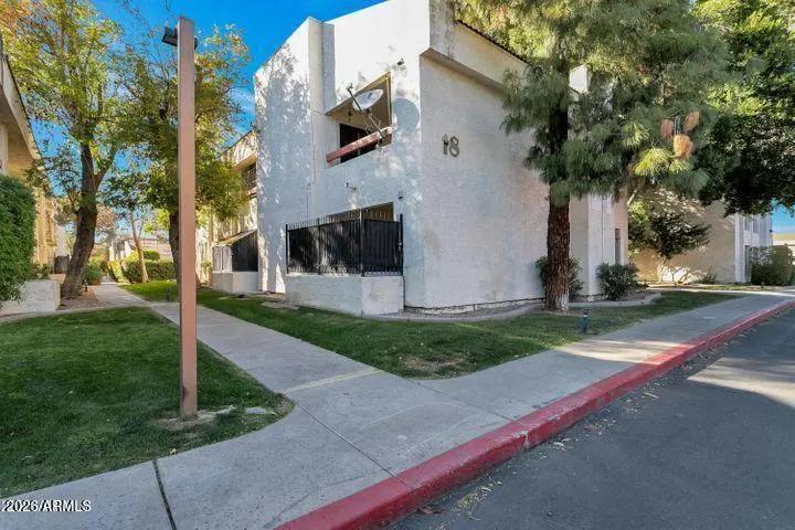 Real Estate Picture 17
