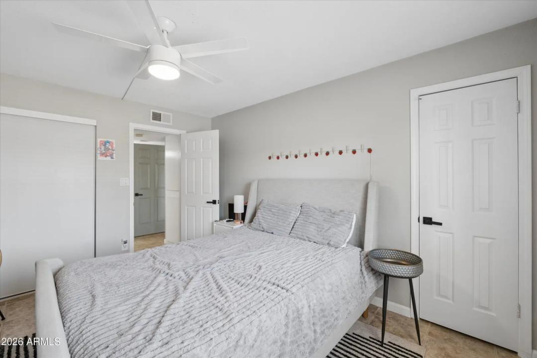 Real Estate Picture 17