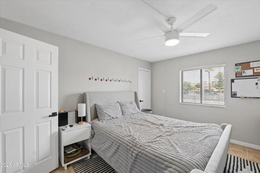 Real Estate Picture 16
