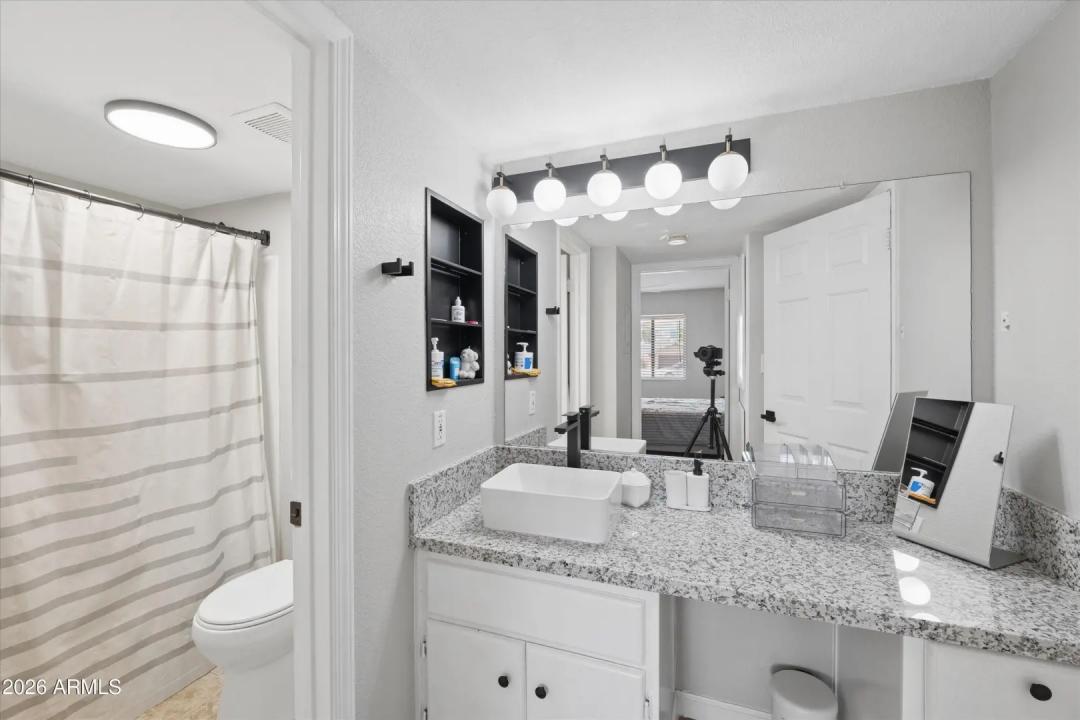 Real Estate Picture 15