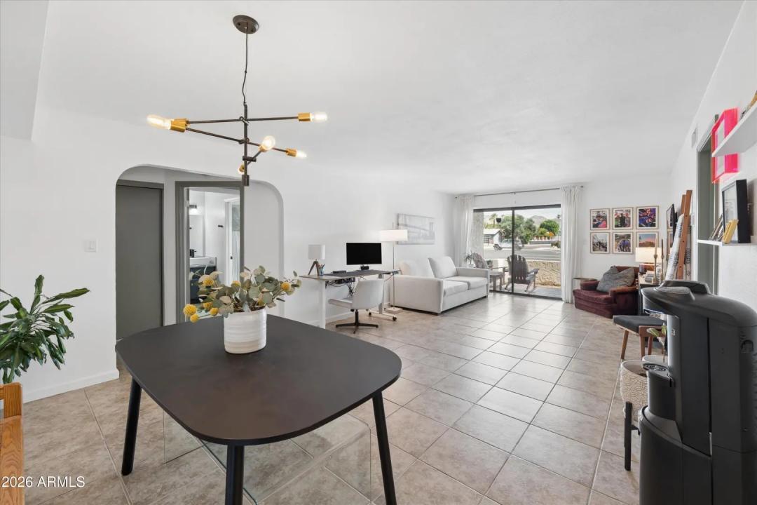 Real Estate Picture 11