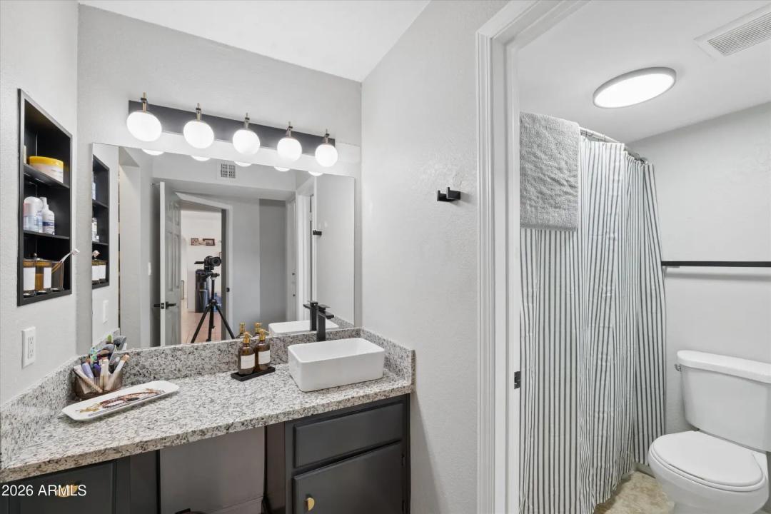 Real Estate Picture 9
