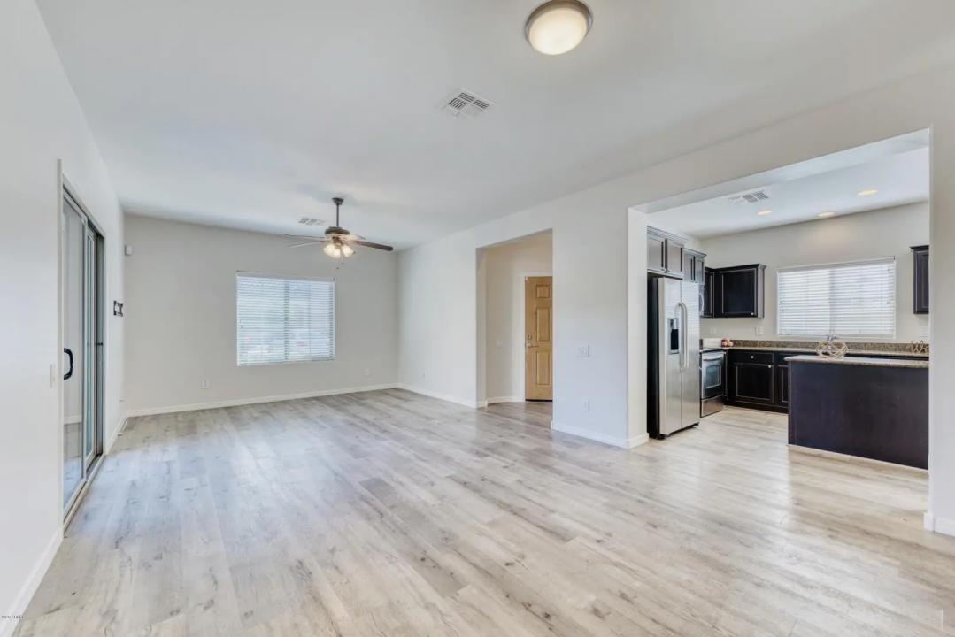 Real Estate Picture 3