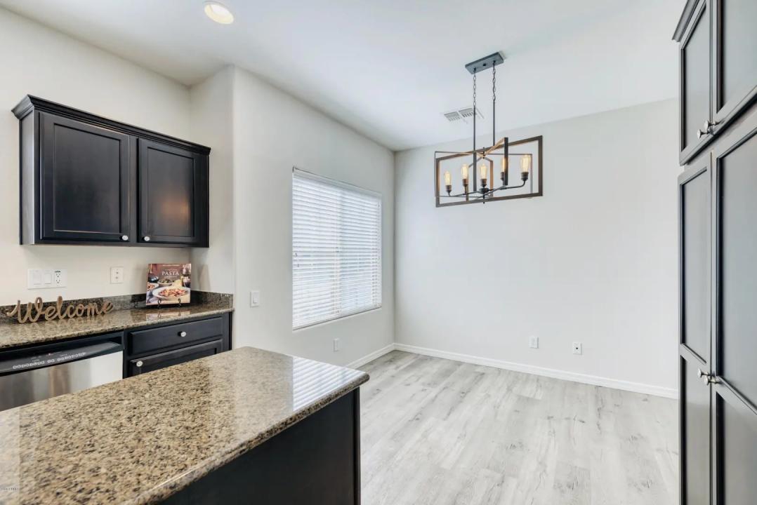 Real Estate Picture 5
