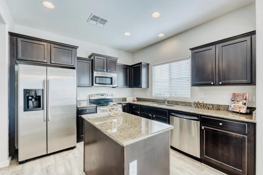 Real Estate Picture 6