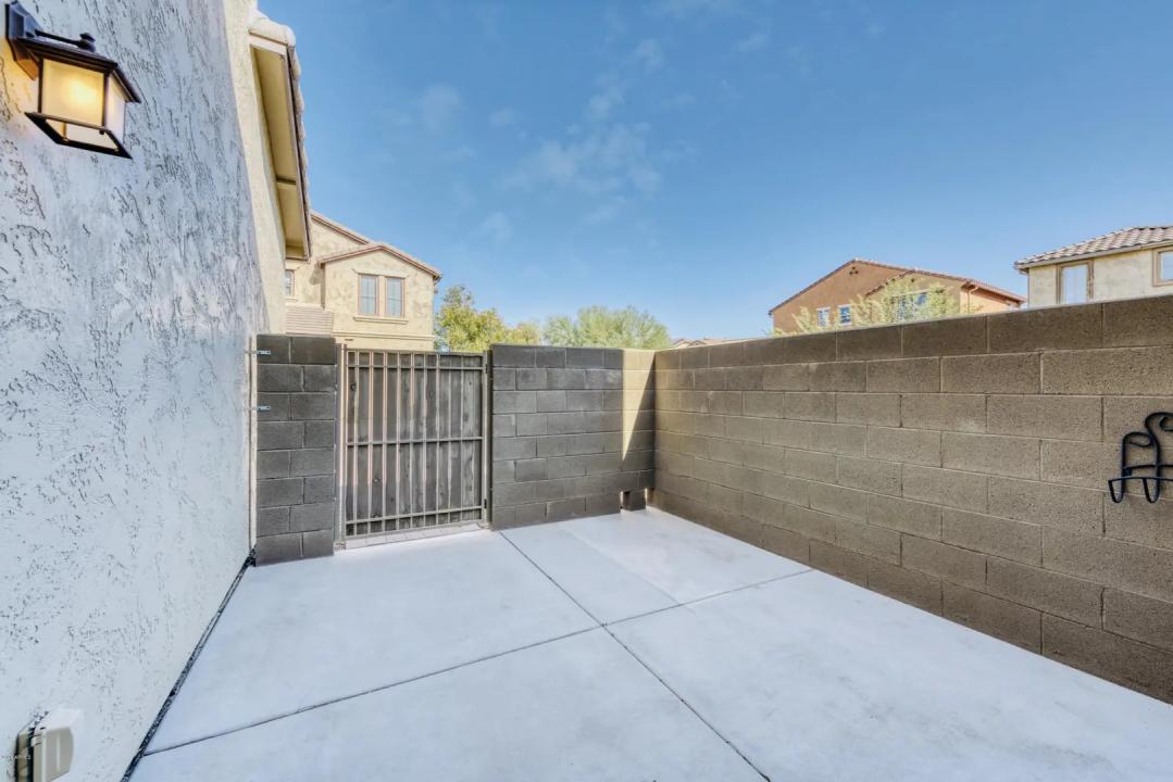 Real Estate Picture 9