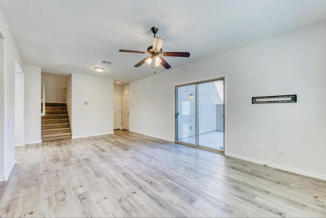 Real Estate Picture 10