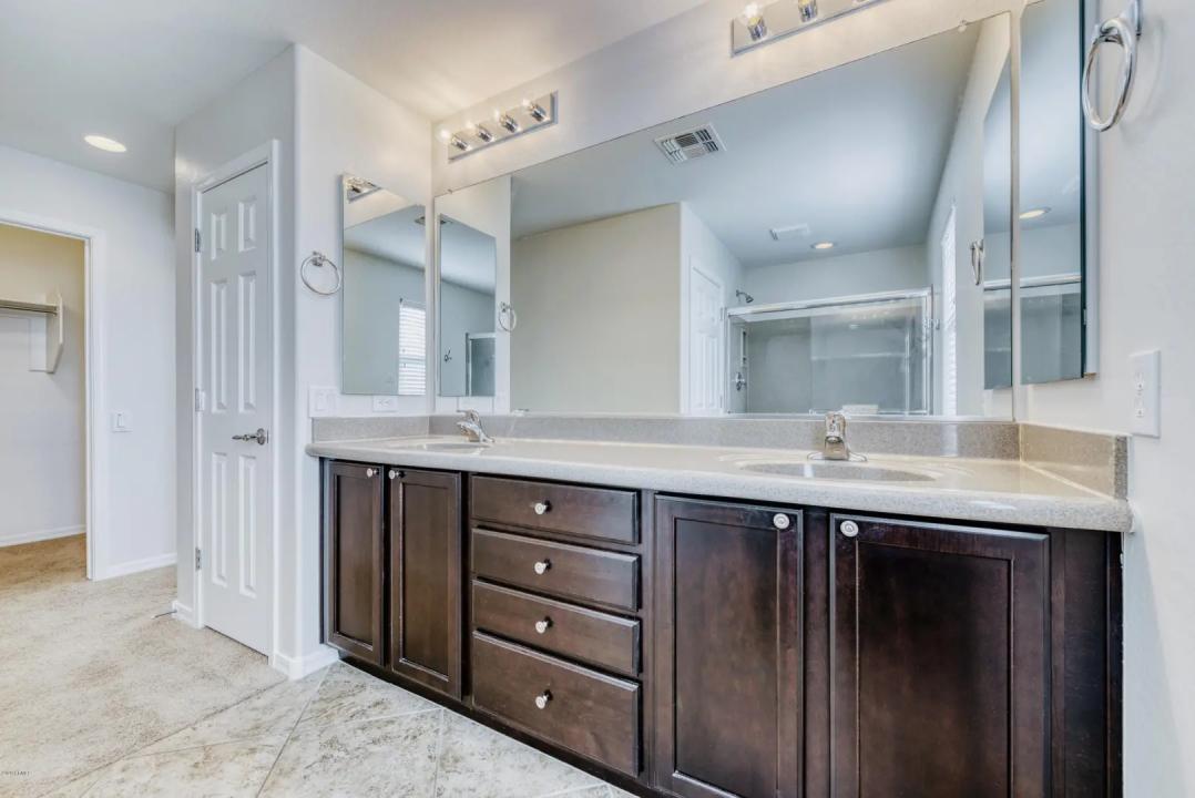 Real Estate Picture 13