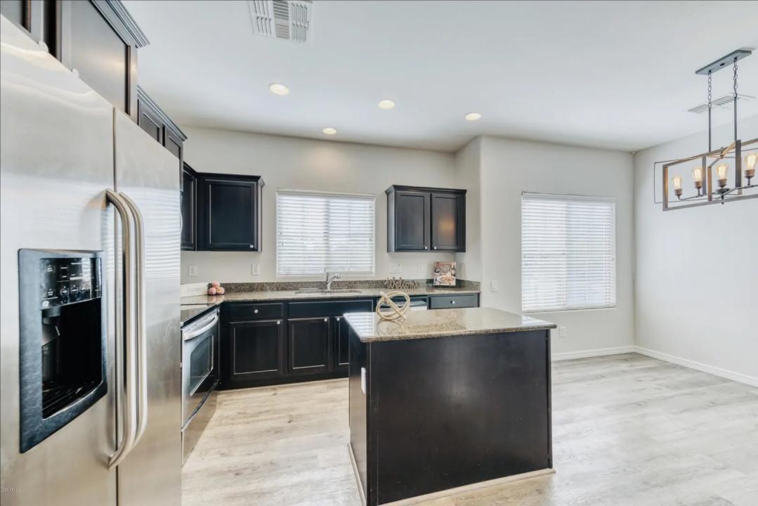 Real Estate Picture 19