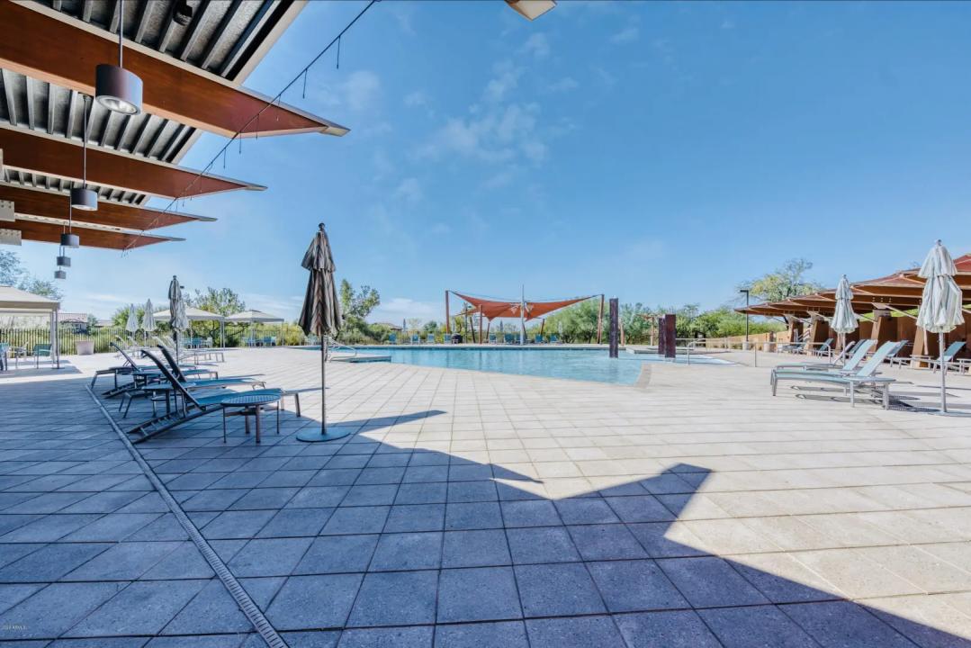 Real Estate Picture 23
