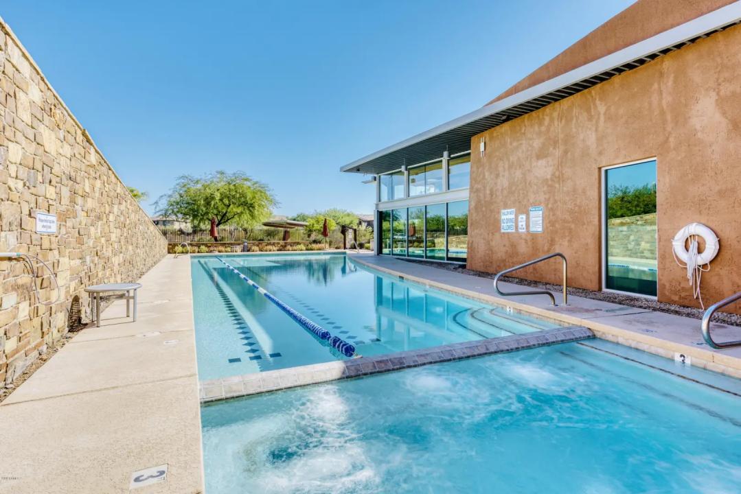 Real Estate Picture 24