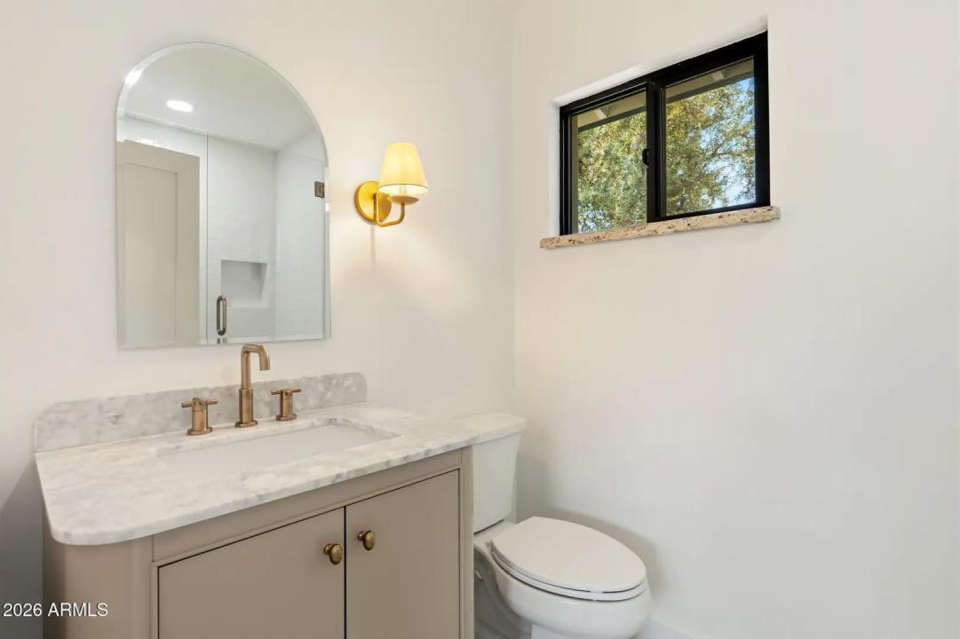 Real Estate Picture 17