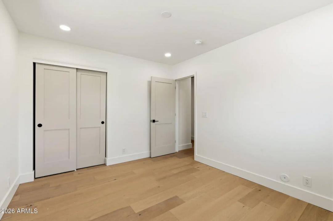 Real Estate Picture 23