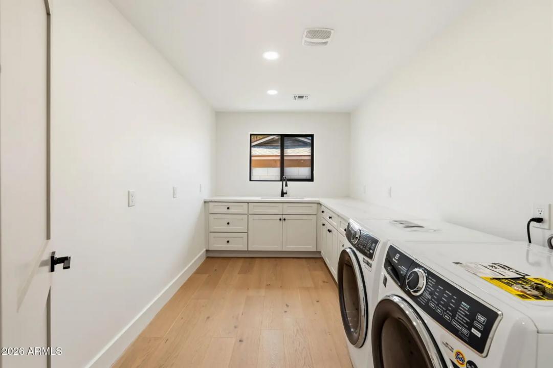 Real Estate Picture 24