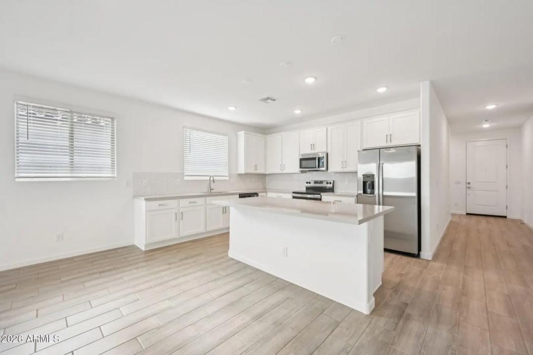Real Estate Picture 5