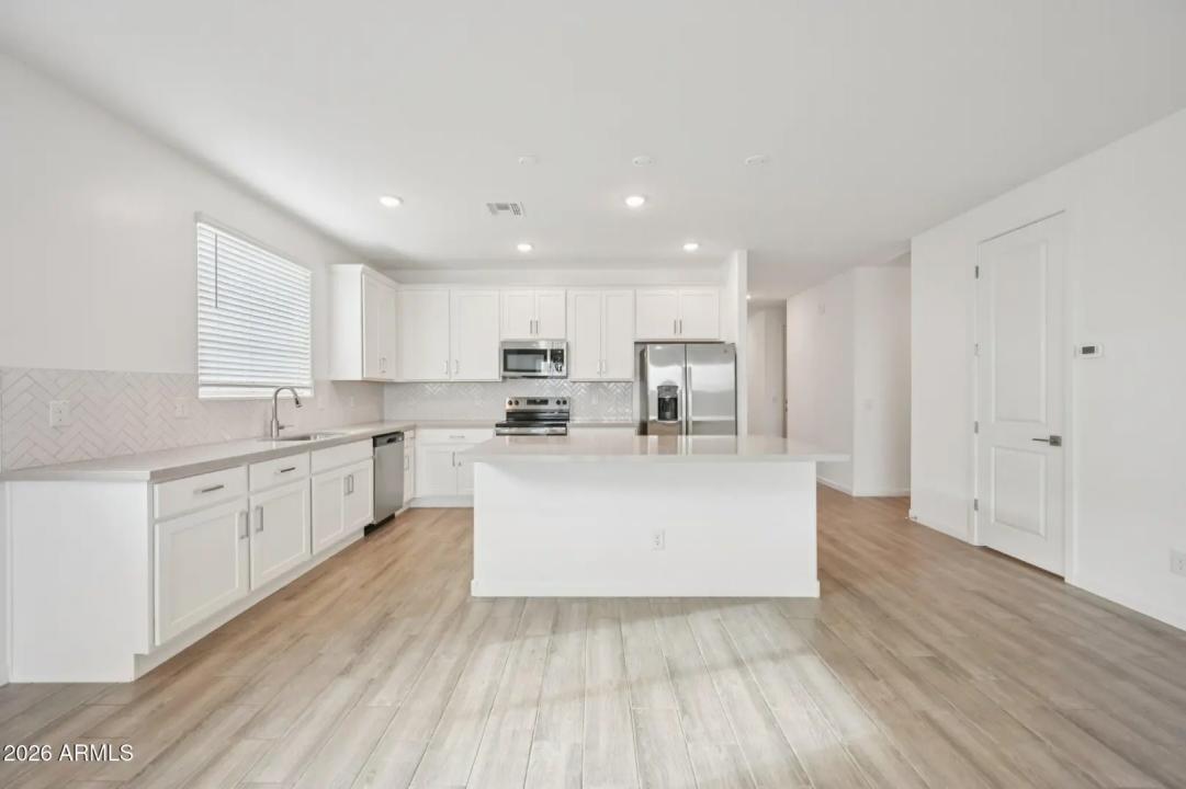 Real Estate Picture 6