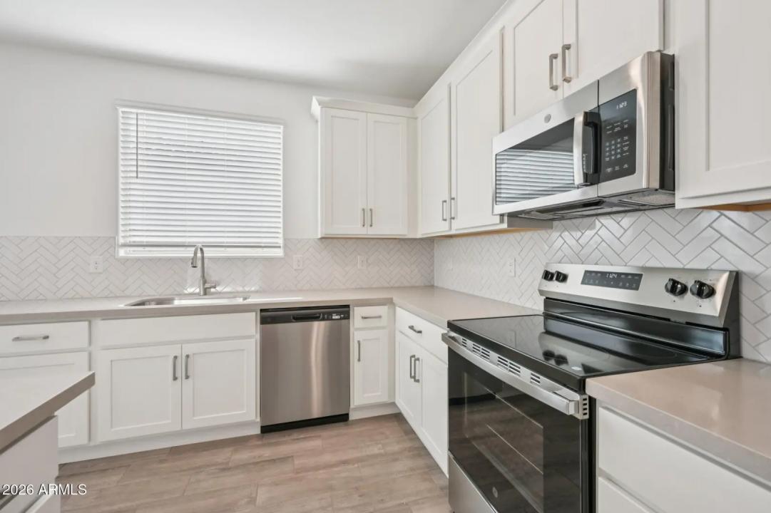 Real Estate Picture 7