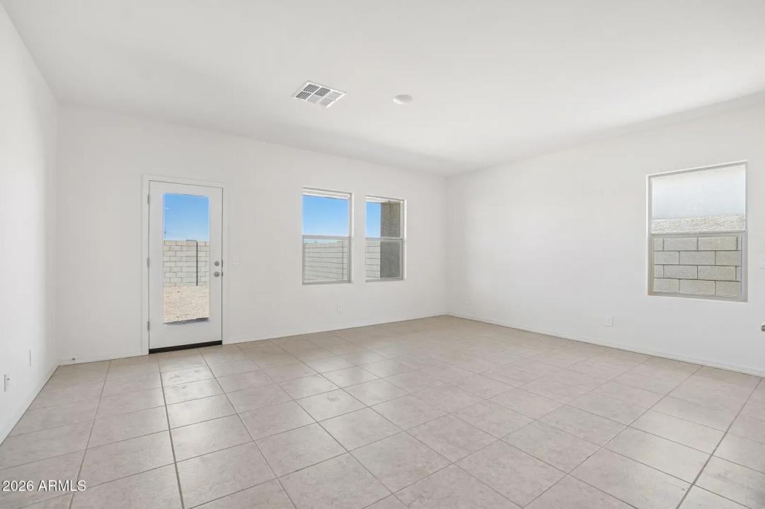 Real Estate Picture 23