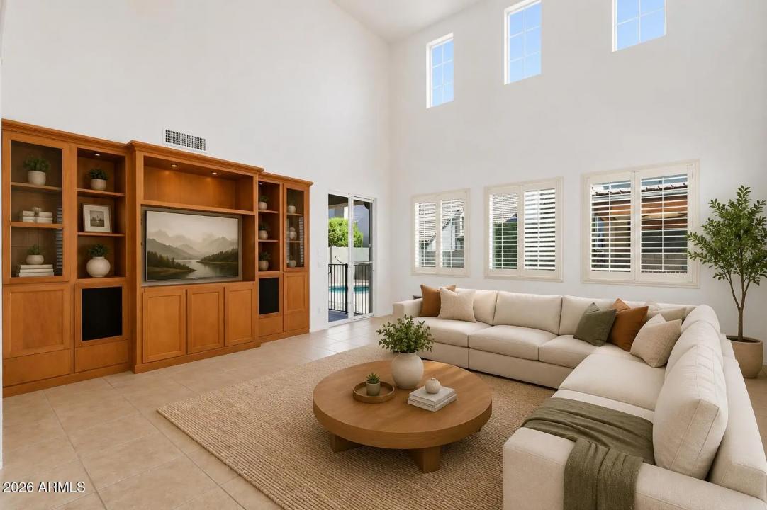 Real Estate Picture 11
