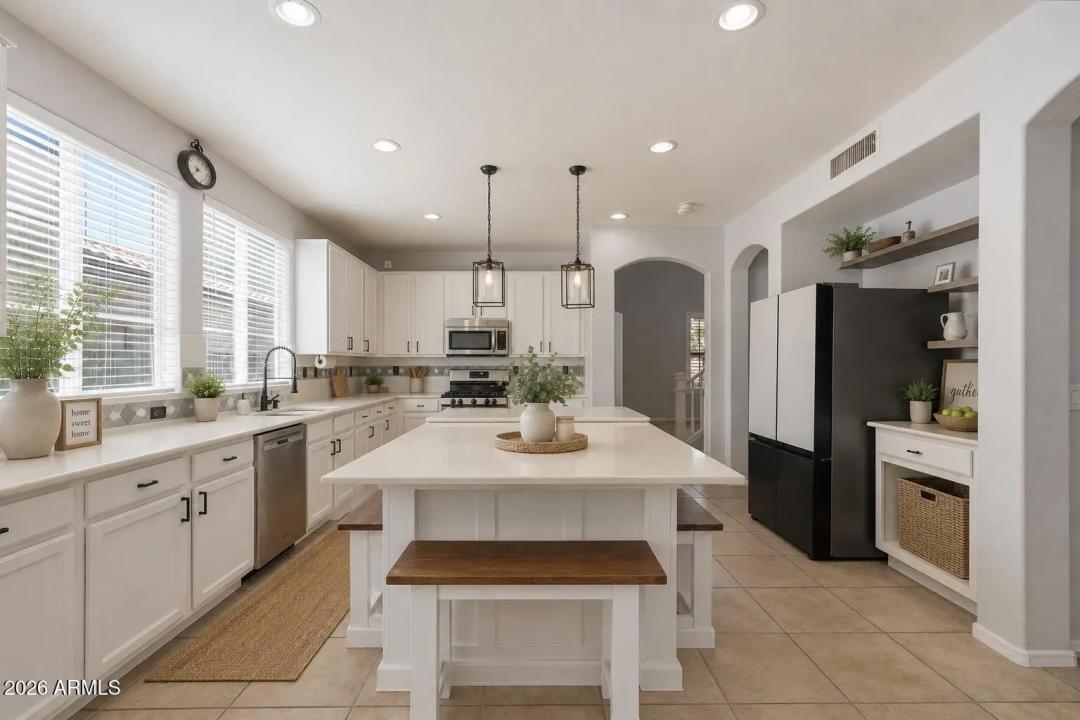 Real Estate Picture 8