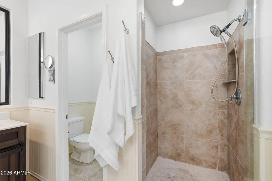 Real Estate Picture 18