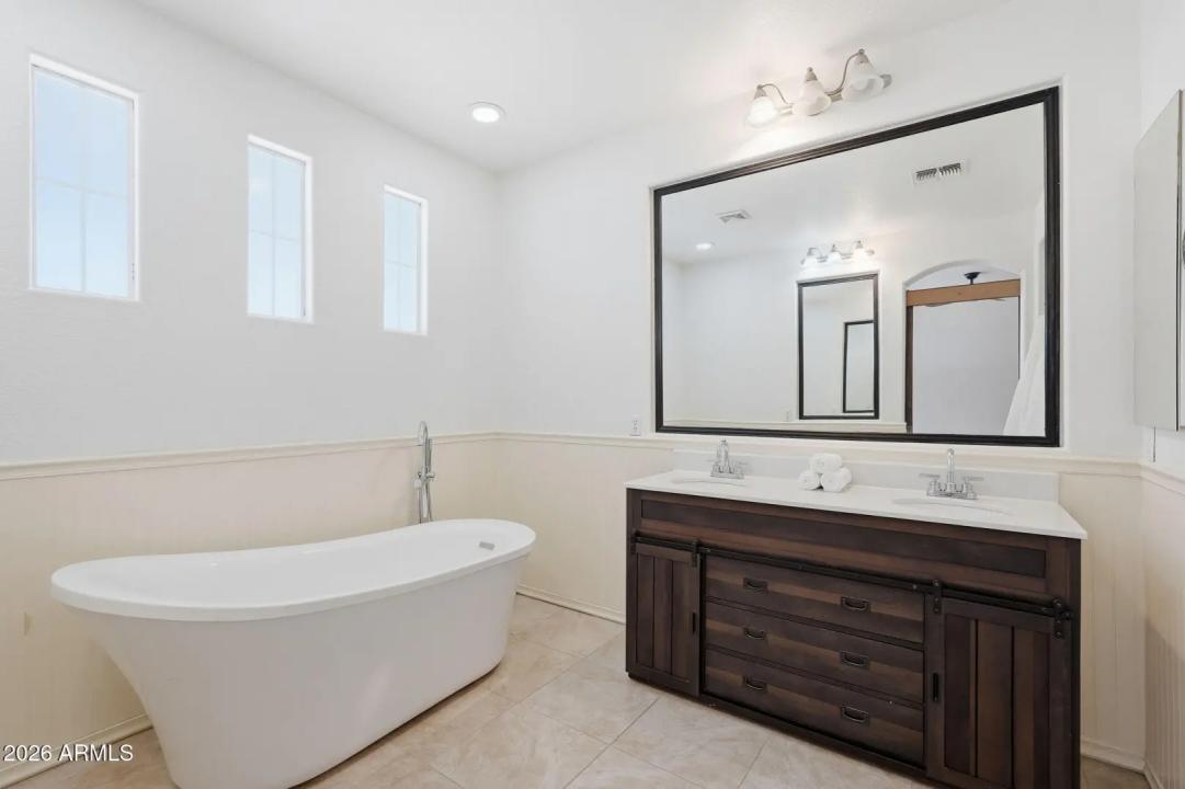 Real Estate Picture 19
