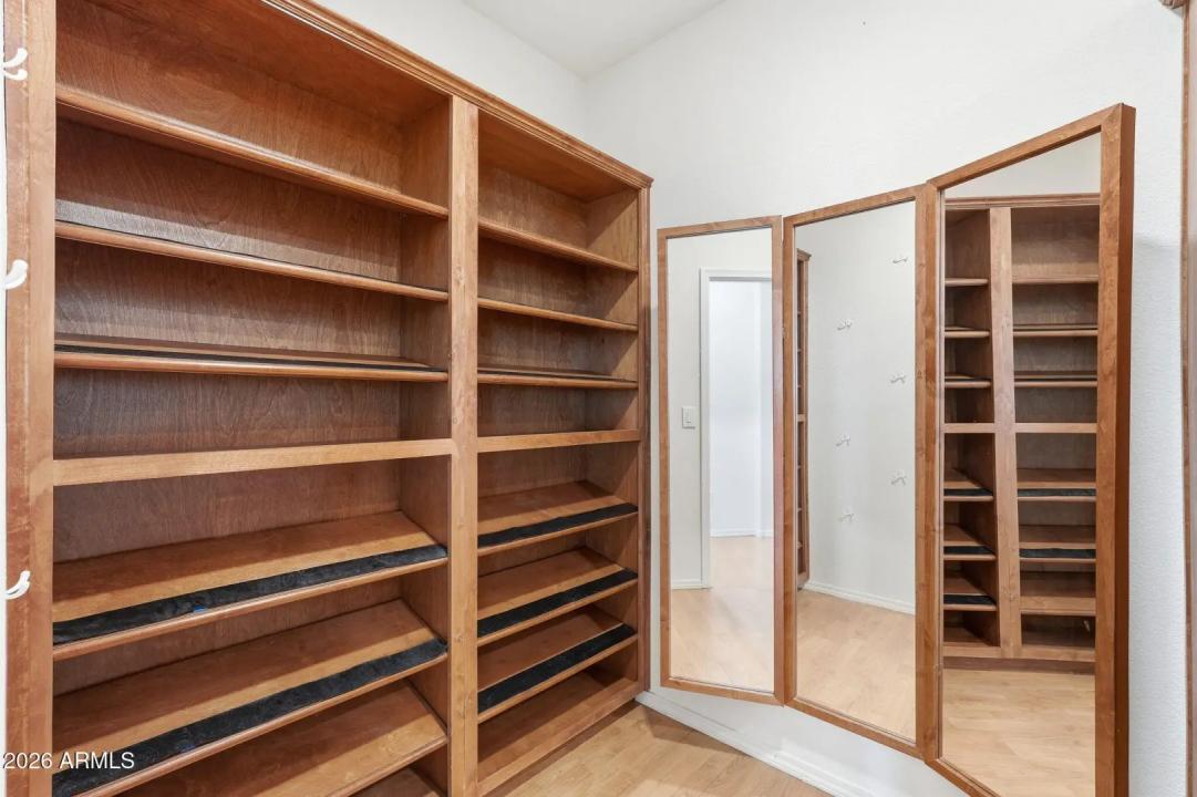 Real Estate Picture 24