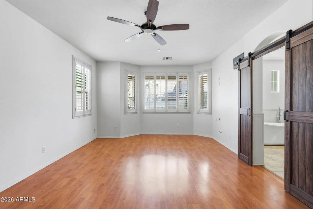 Real Estate Picture 16