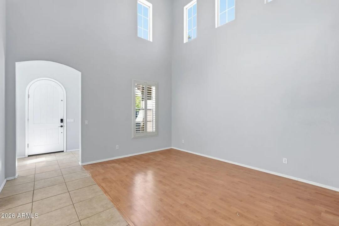 Real Estate Picture 5