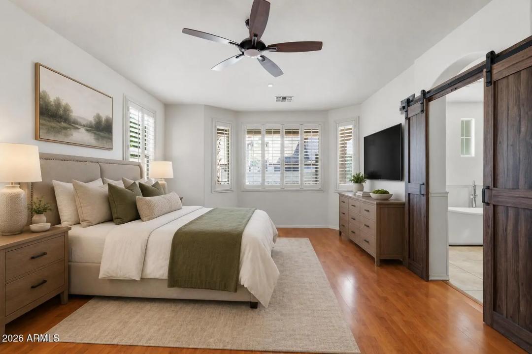 Real Estate Picture 14