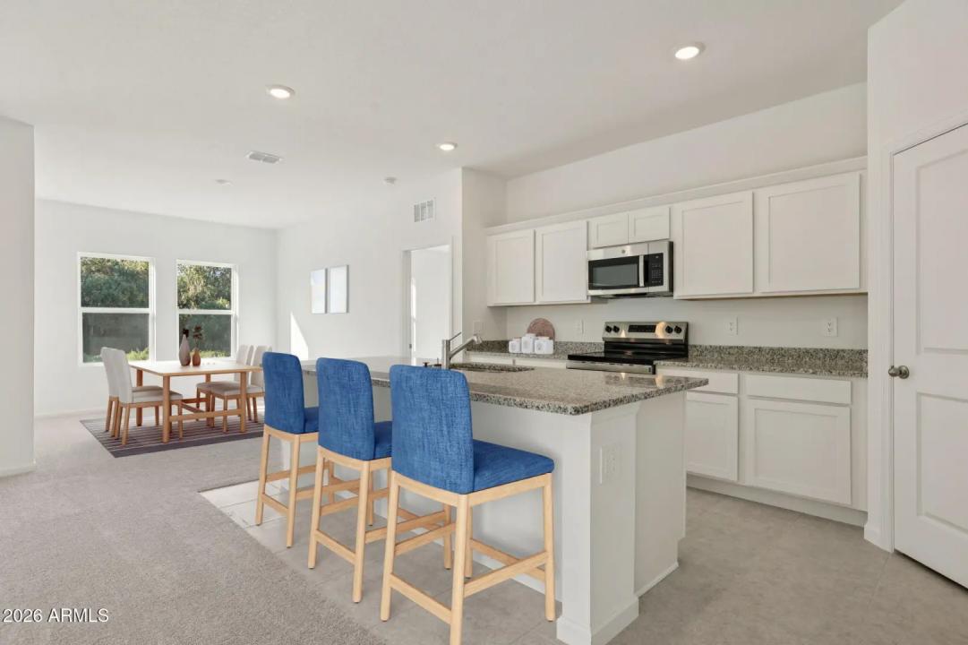 Real Estate Picture 3