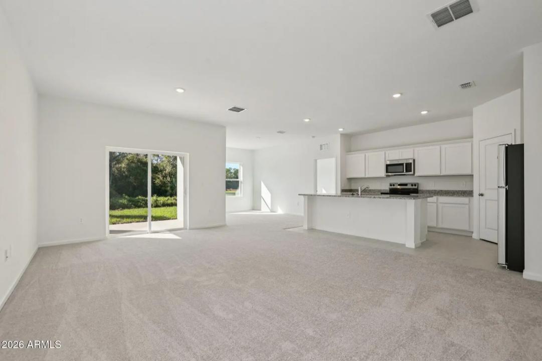 Real Estate Picture 11