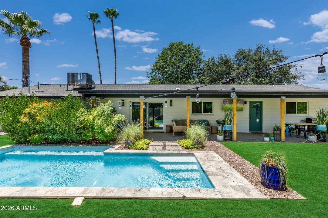 Real Estate Picture 25