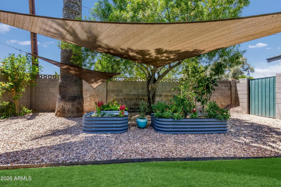 Real Estate Picture 28