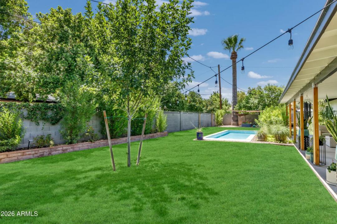 Real Estate Picture 30