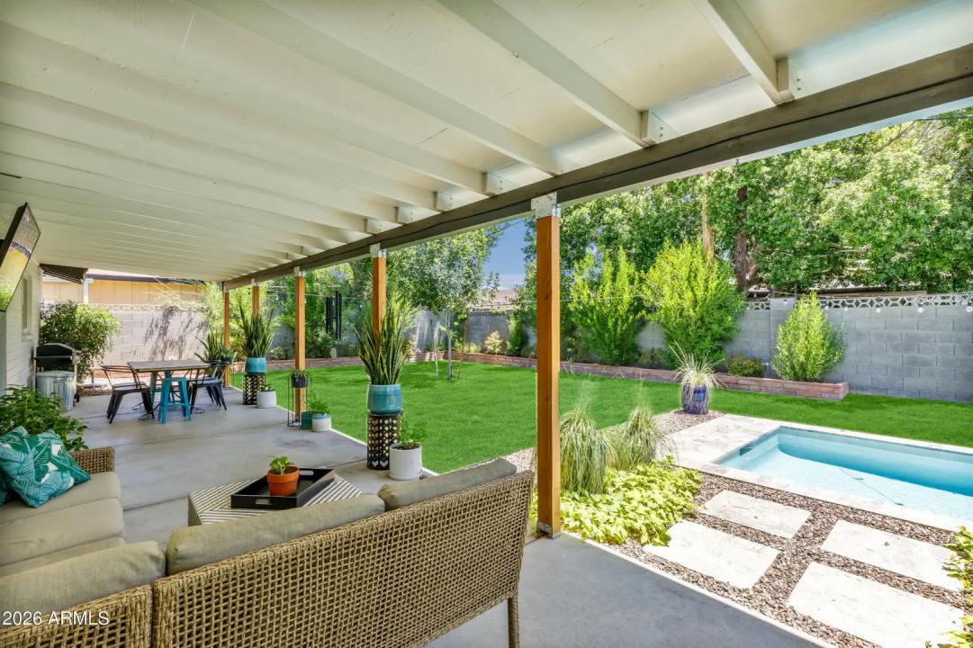 Real Estate Picture 2